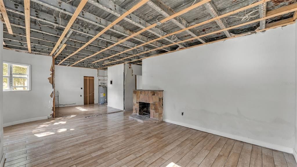 待售: $175,000 (3 贝兹, 2 浴室, 1621 平方英尺)