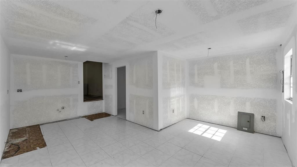 待售: $175,000 (3 贝兹, 2 浴室, 1621 平方英尺)