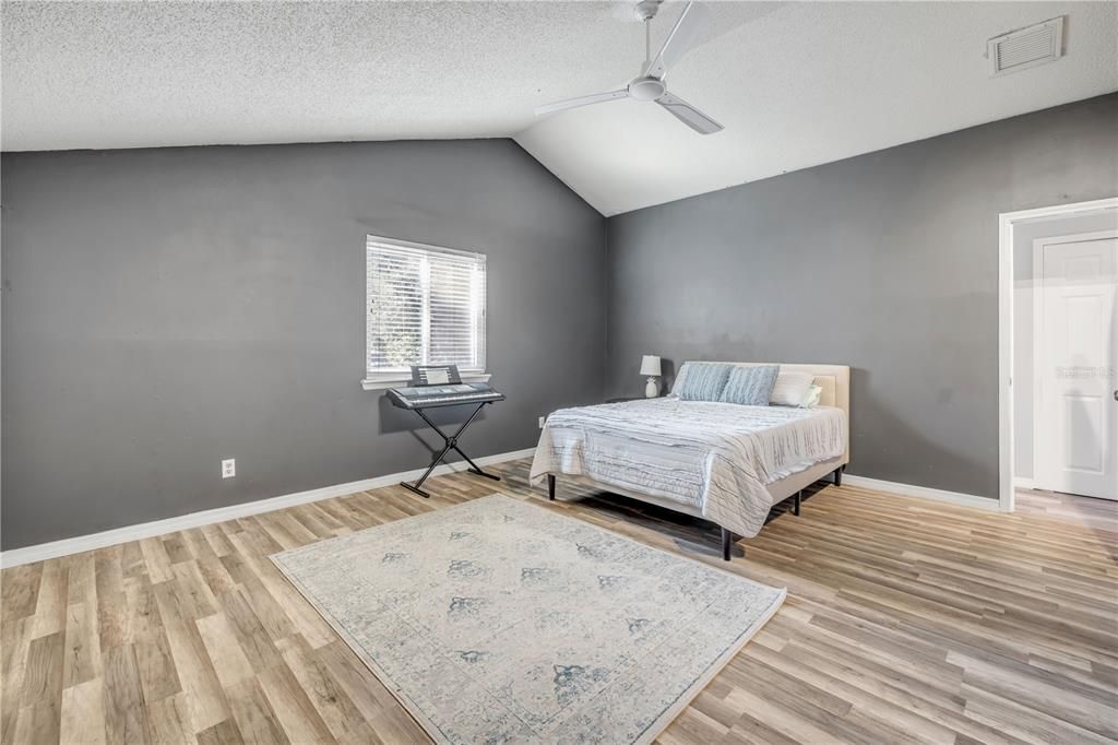 For Sale: $719,000 (4 beds, 3 baths, 2562 Square Feet)