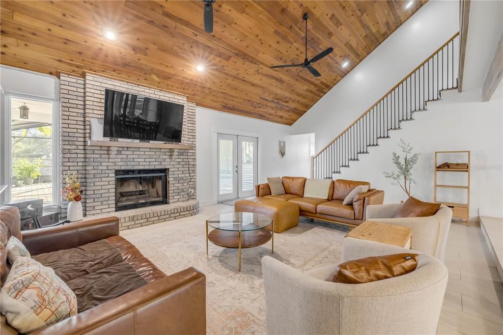 For Sale: $719,000 (4 beds, 3 baths, 2562 Square Feet)