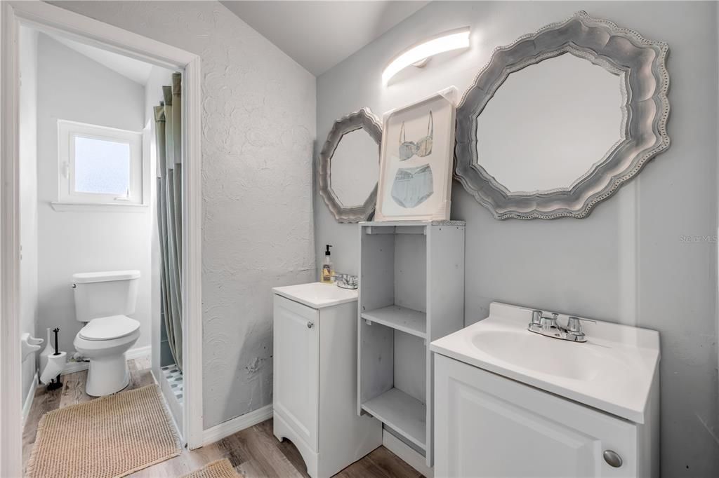 For Sale: $719,000 (4 beds, 3 baths, 2562 Square Feet)