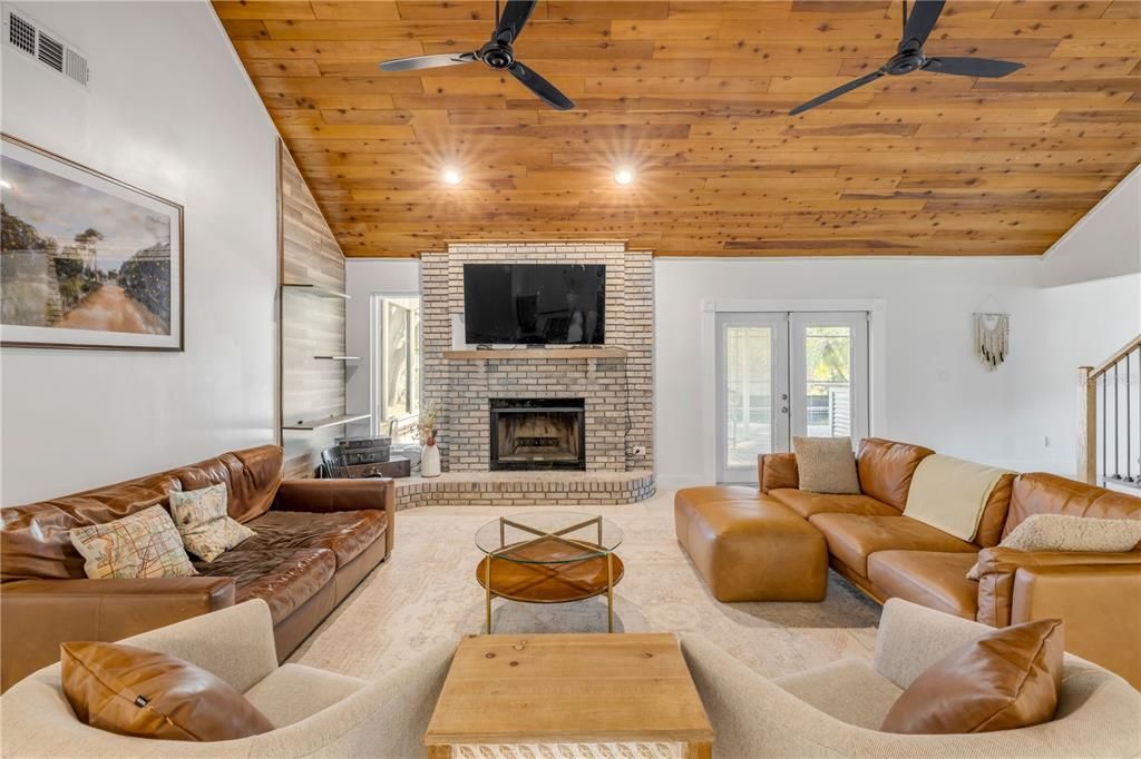 For Sale: $719,000 (4 beds, 3 baths, 2562 Square Feet)