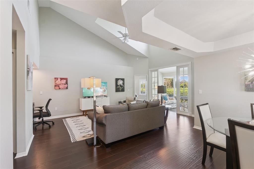 Activo con contrato: $450,000 (2 camas, 2 baños, 1466 Pies cuadrados)