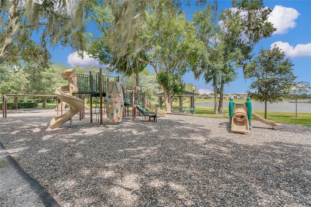 Activo con contrato: $450,000 (2 camas, 2 baños, 1466 Pies cuadrados)