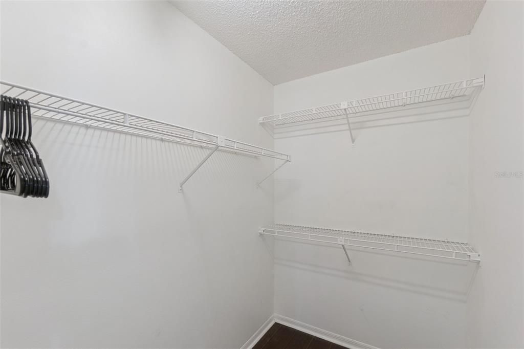 Activo con contrato: $450,000 (2 camas, 2 baños, 1466 Pies cuadrados)