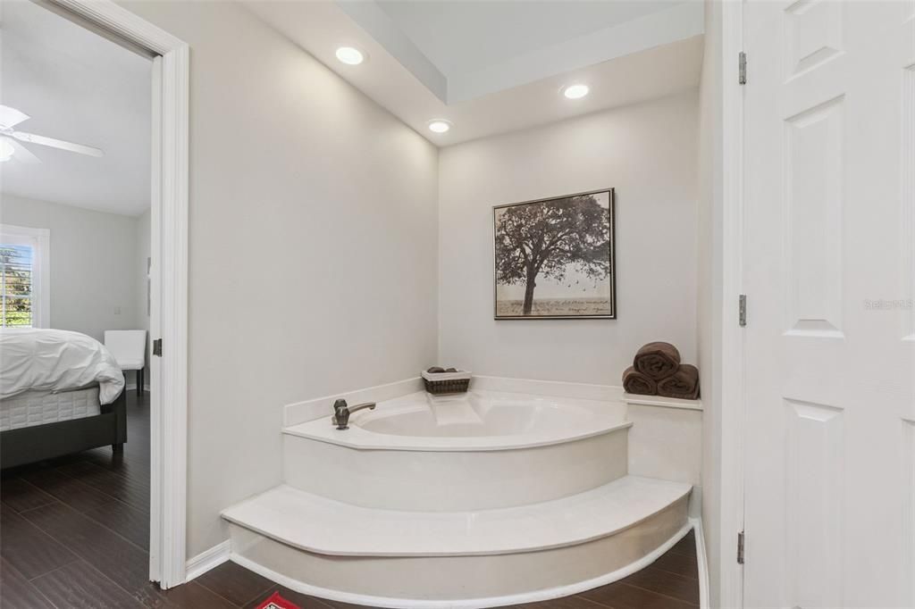 Activo con contrato: $450,000 (2 camas, 2 baños, 1466 Pies cuadrados)