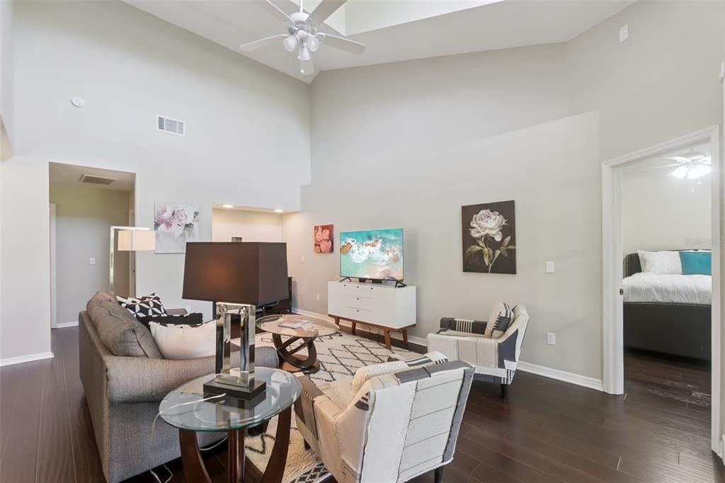 Activo con contrato: $450,000 (2 camas, 2 baños, 1466 Pies cuadrados)