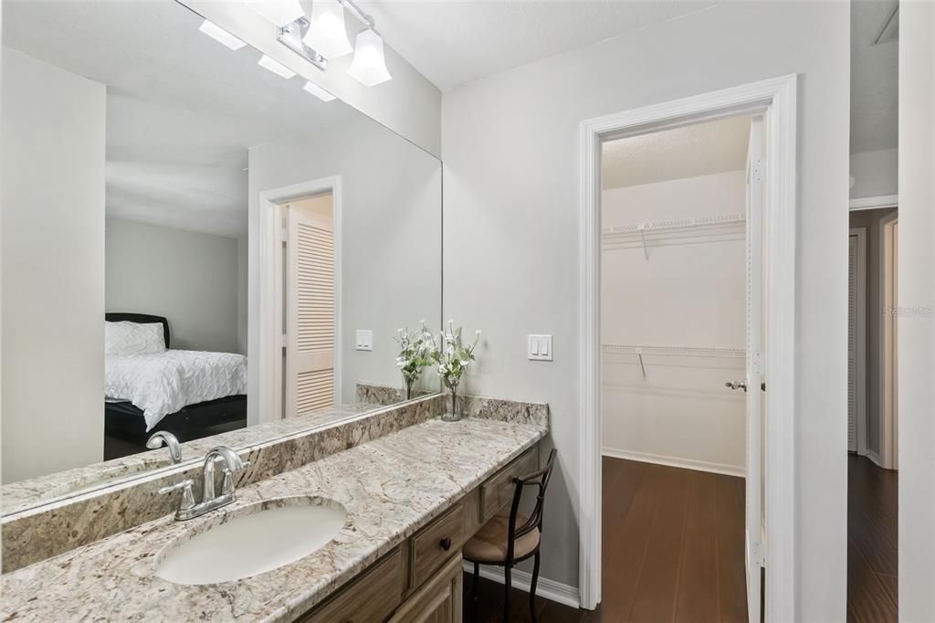 Activo con contrato: $450,000 (2 camas, 2 baños, 1466 Pies cuadrados)