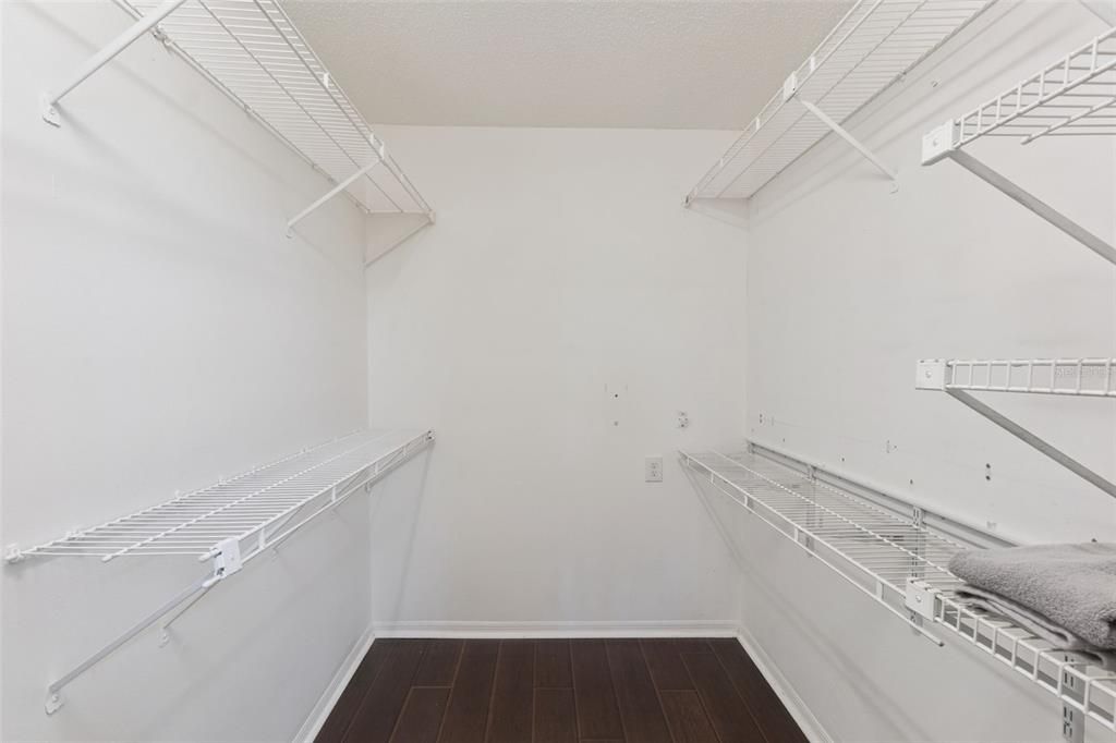 Activo con contrato: $450,000 (2 camas, 2 baños, 1466 Pies cuadrados)