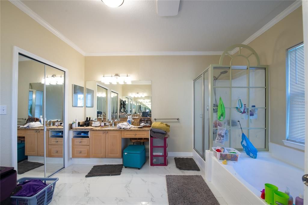 На продажу: $575,000 (3 спален, 2 ванн, 2078 Квадратных фут)