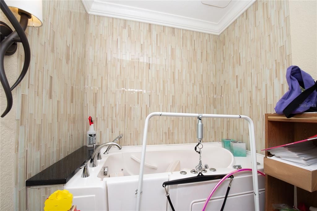 На продажу: $575,000 (3 спален, 2 ванн, 2078 Квадратных фут)