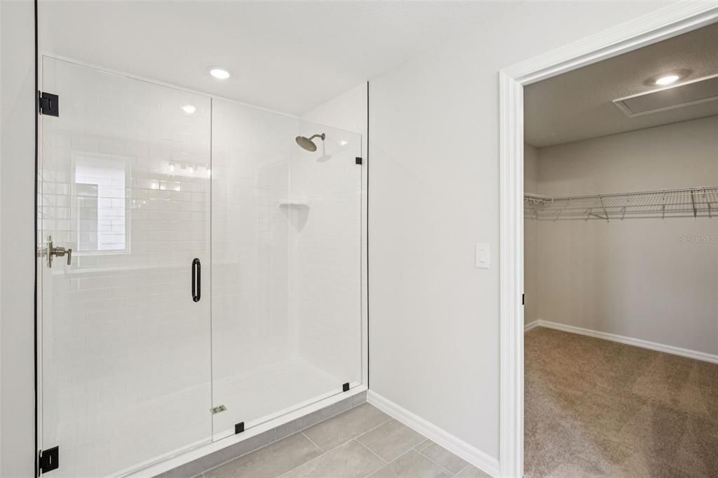 На продажу: $614,035 (6 спален, 5 ванн, 3927 Квадратных фут)