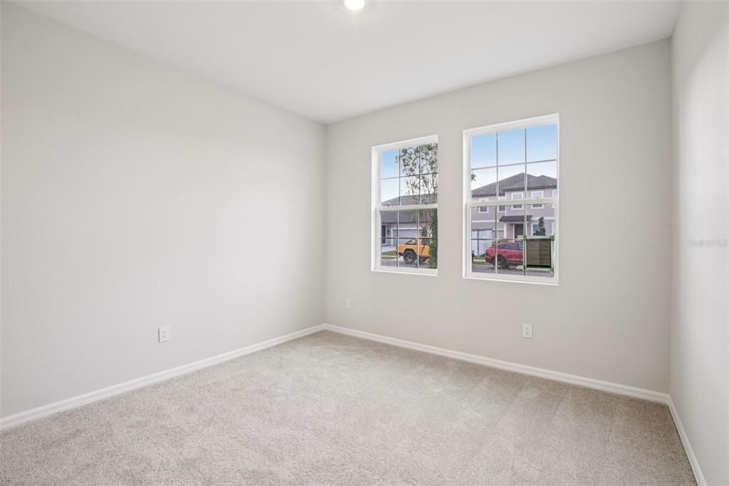 For Sale: $549,990 (6 beds, 5 baths, 3927 Square Feet)