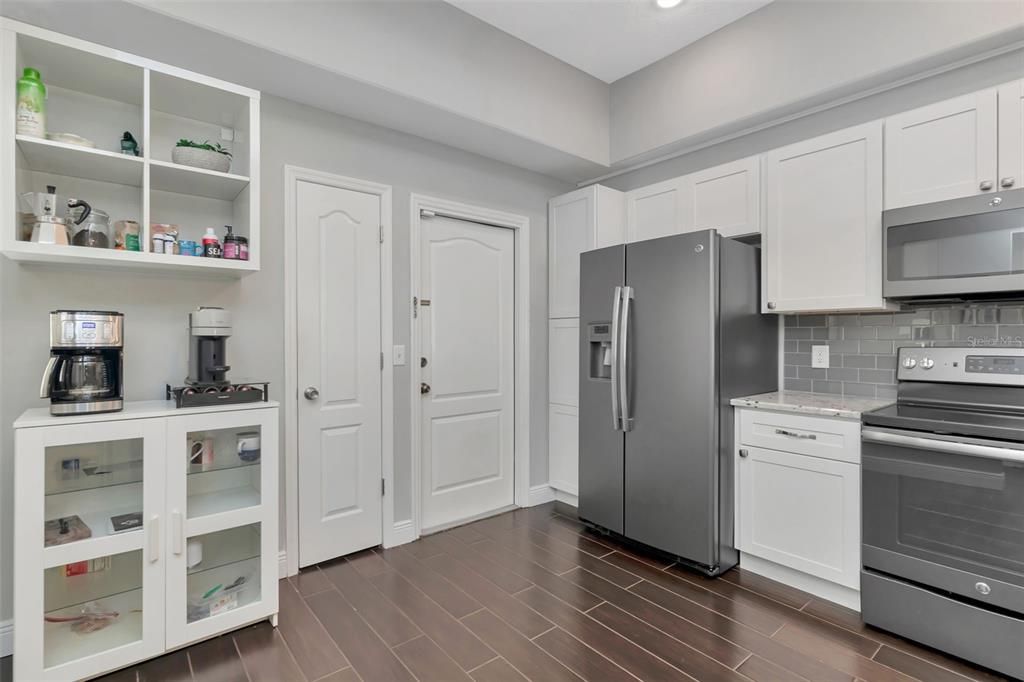 For Sale: $342,000 (3 beds, 2 baths, 1511 Square Feet)