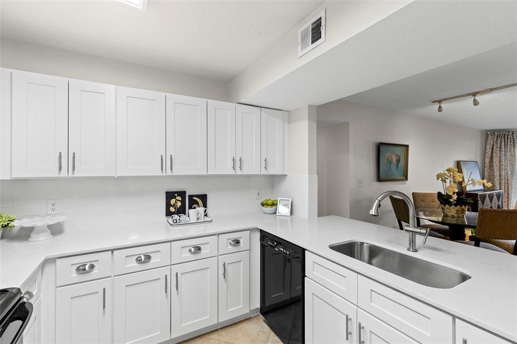 En Venta: $265,000 (3 camas, 2 baños, 1465 Pies cuadrados)