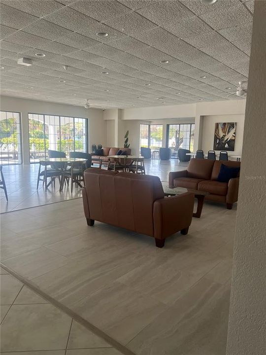 En Venta: $265,000 (3 camas, 2 baños, 1465 Pies cuadrados)