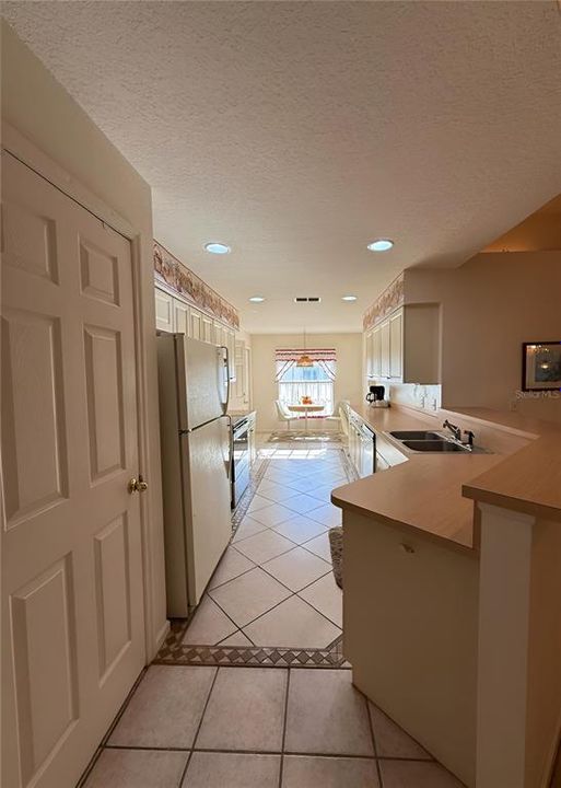 For Sale: $289,000 (3 beds, 2 baths, 1685 Square Feet)