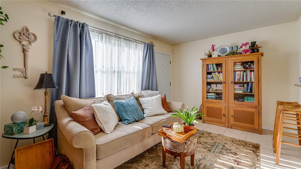 合同活跃: $144,990 (1 贝兹, 1 浴室, 640 平方英尺)