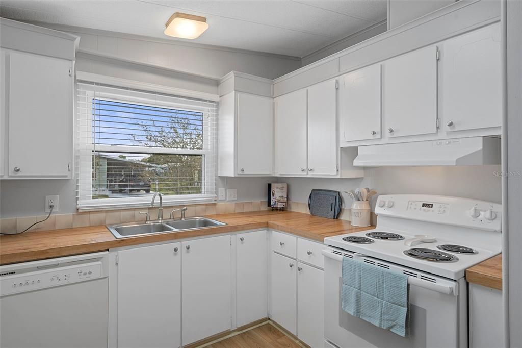 待售: $189,000 (2 贝兹, 2 浴室, 1144 平方英尺)