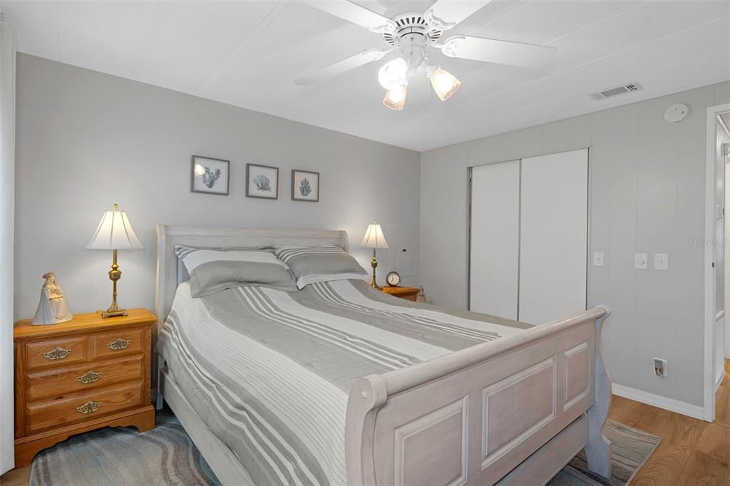 待售: $189,000 (2 贝兹, 2 浴室, 1144 平方英尺)