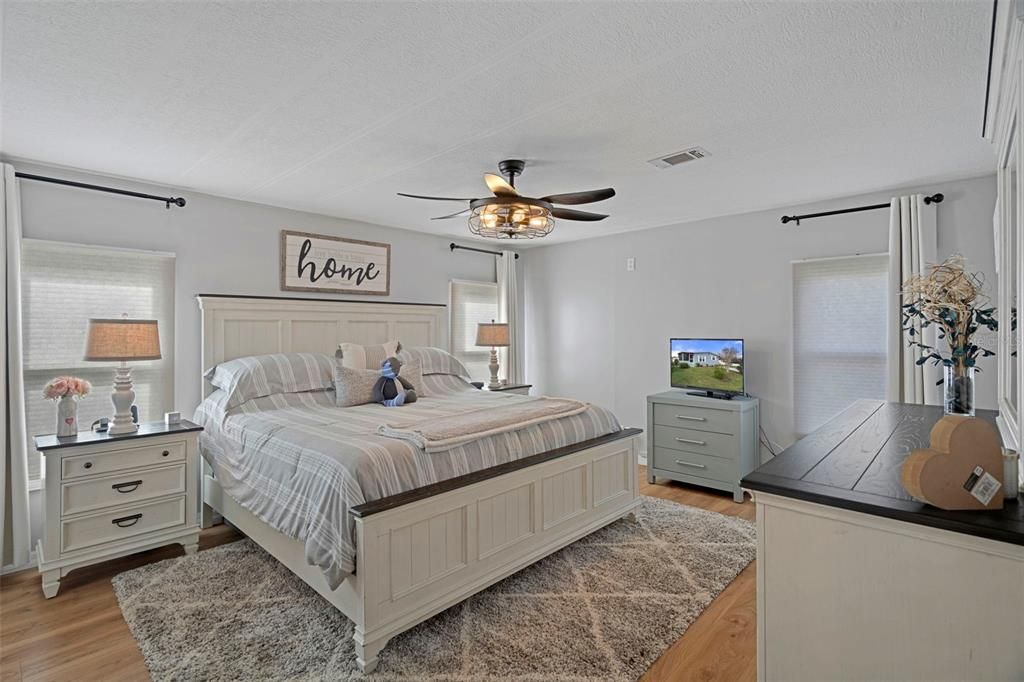 待售: $189,000 (2 贝兹, 2 浴室, 1144 平方英尺)