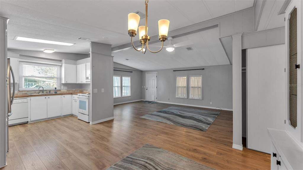 待售: $189,000 (2 贝兹, 2 浴室, 1144 平方英尺)