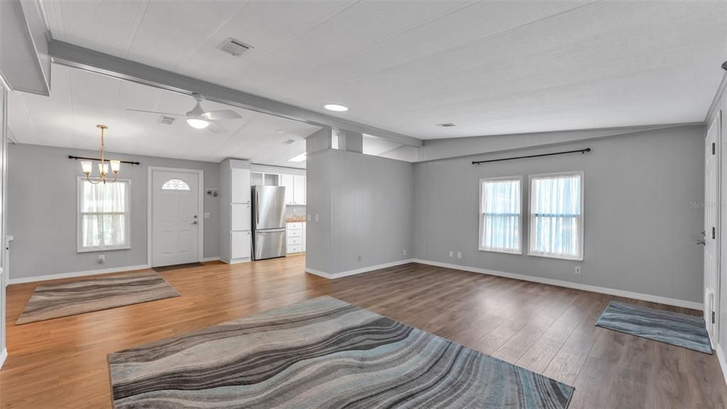 待售: $189,000 (2 贝兹, 2 浴室, 1144 平方英尺)