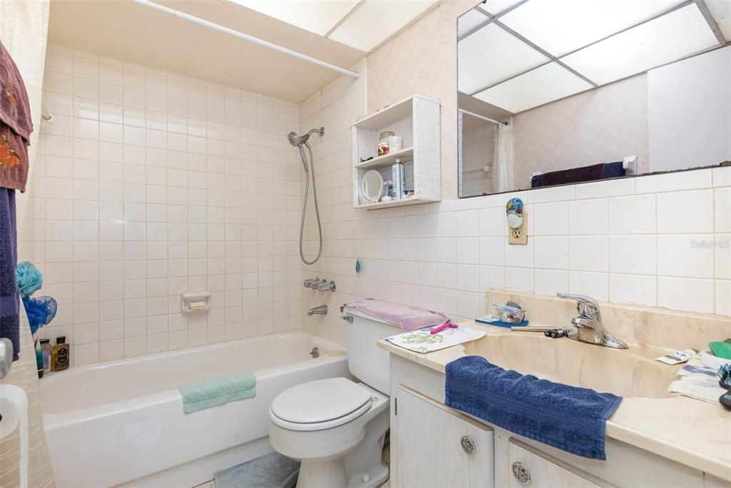 Activo con contrato: $75,000 (1 camas, 1 baños, 745 Pies cuadrados)