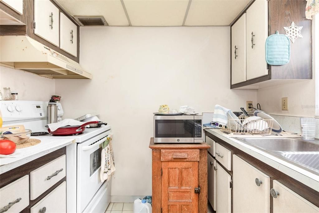 Activo con contrato: $75,000 (1 camas, 1 baños, 745 Pies cuadrados)