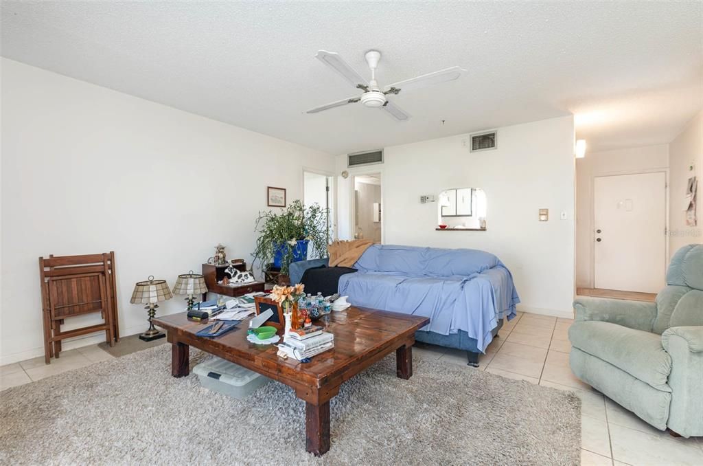 Activo con contrato: $75,000 (1 camas, 1 baños, 745 Pies cuadrados)