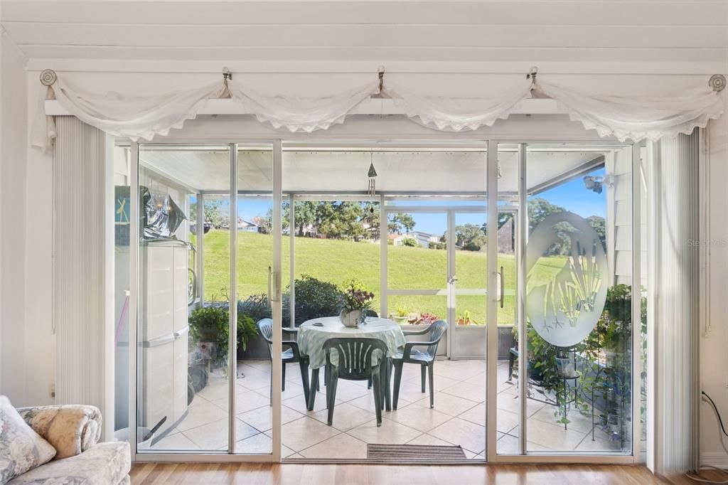 待售: $194,990 (2 贝兹, 2 浴室, 965 平方英尺)