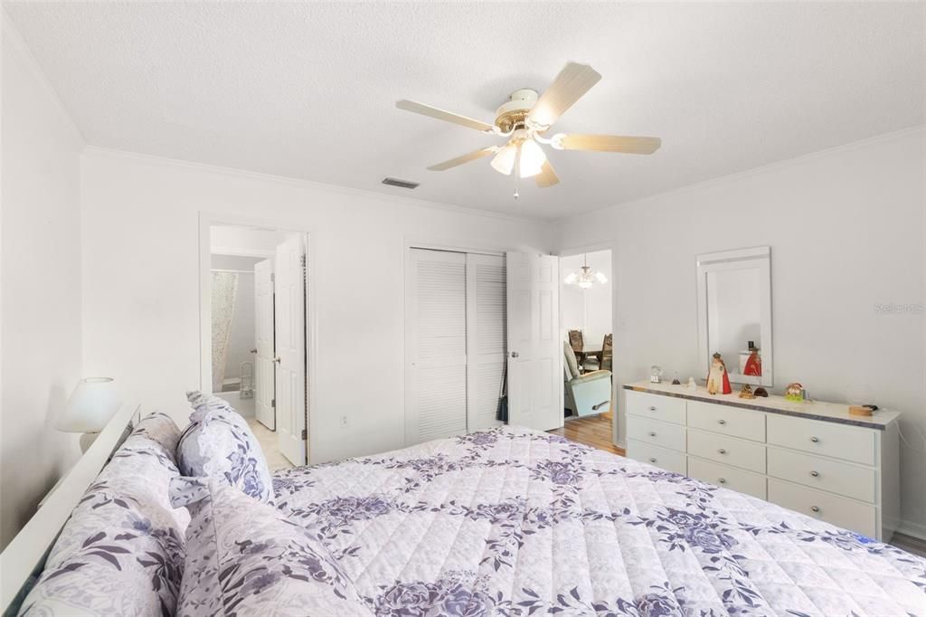 待售: $194,990 (2 贝兹, 2 浴室, 965 平方英尺)