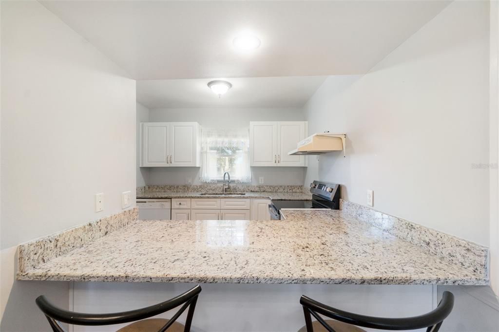 待售: $194,990 (2 贝兹, 2 浴室, 965 平方英尺)