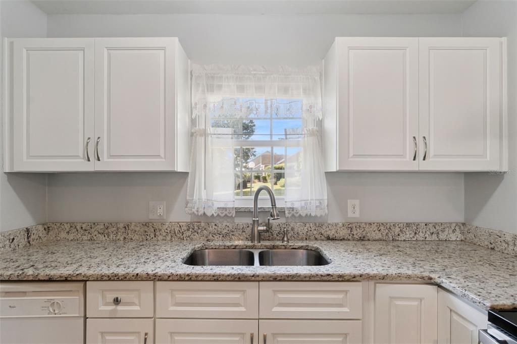 待售: $194,990 (2 贝兹, 2 浴室, 965 平方英尺)