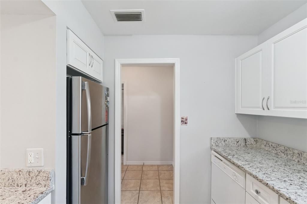 待售: $194,990 (2 贝兹, 2 浴室, 965 平方英尺)