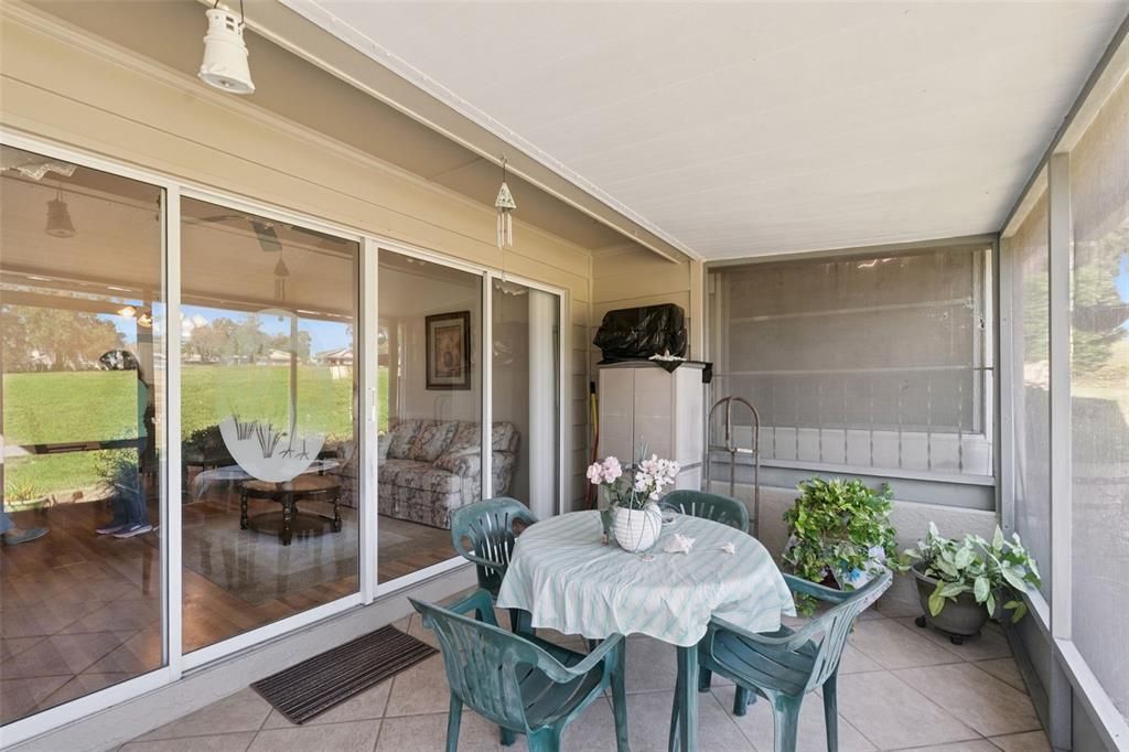 待售: $194,990 (2 贝兹, 2 浴室, 965 平方英尺)