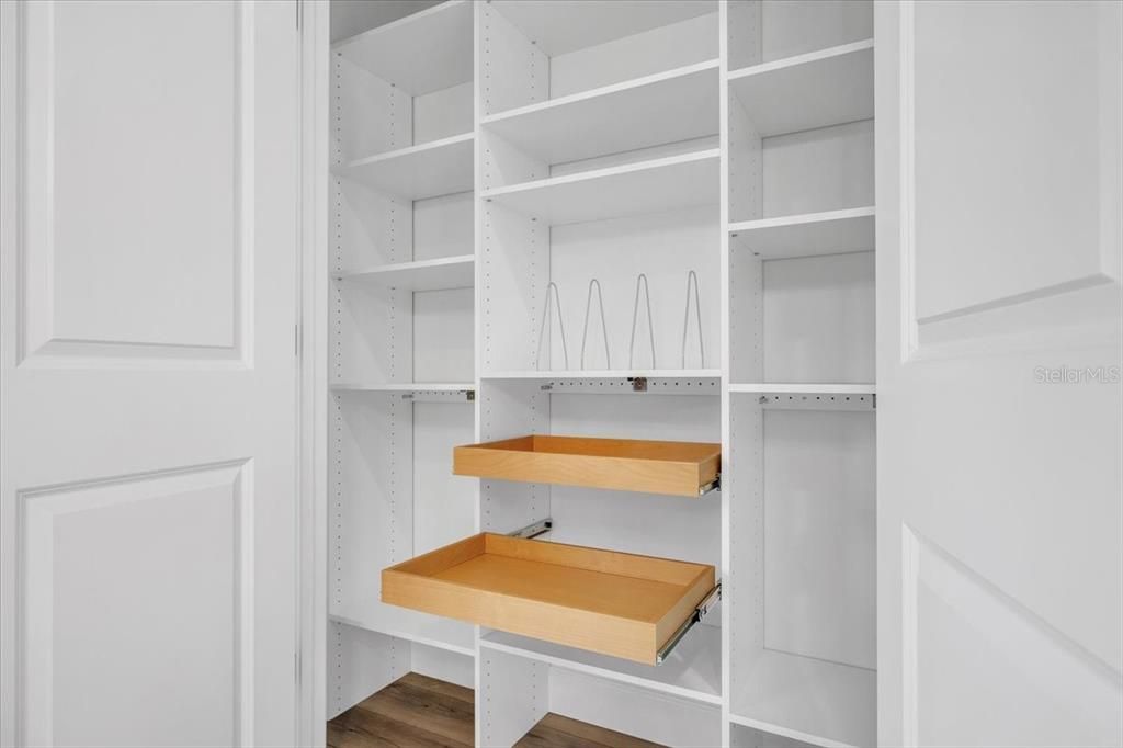 En Venta: $549,900 (4 camas, 3 baños, 2208 Pies cuadrados)