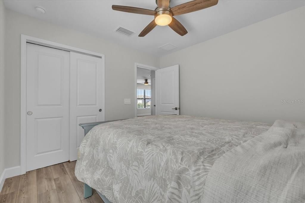 En Venta: $549,900 (4 camas, 3 baños, 2208 Pies cuadrados)