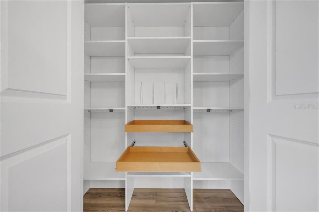 En Venta: $549,900 (4 camas, 3 baños, 2208 Pies cuadrados)