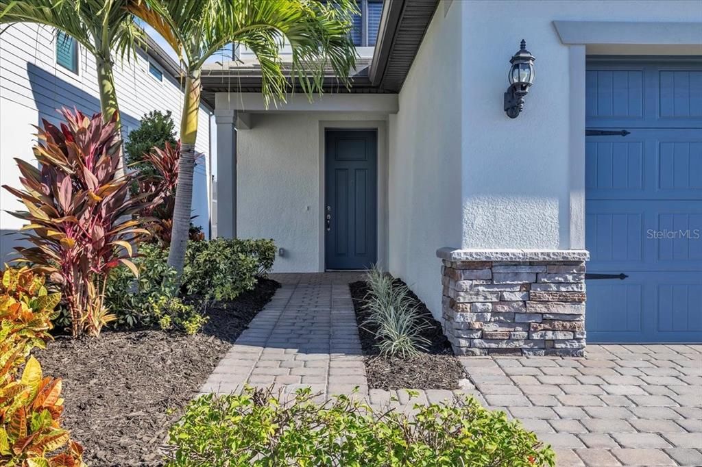 En Venta: $549,900 (4 camas, 3 baños, 2208 Pies cuadrados)