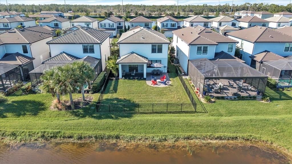 En Venta: $549,900 (4 camas, 3 baños, 2208 Pies cuadrados)