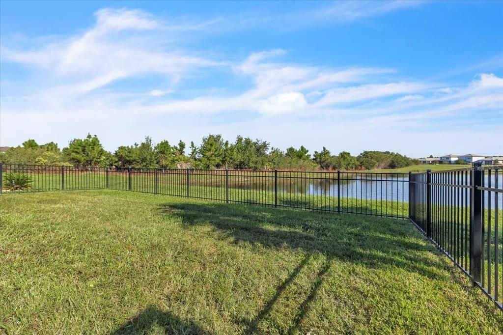 En Venta: $549,900 (4 camas, 3 baños, 2208 Pies cuadrados)