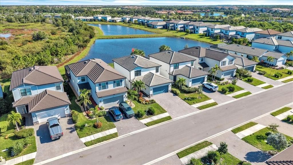 En Venta: $549,900 (4 camas, 3 baños, 2208 Pies cuadrados)