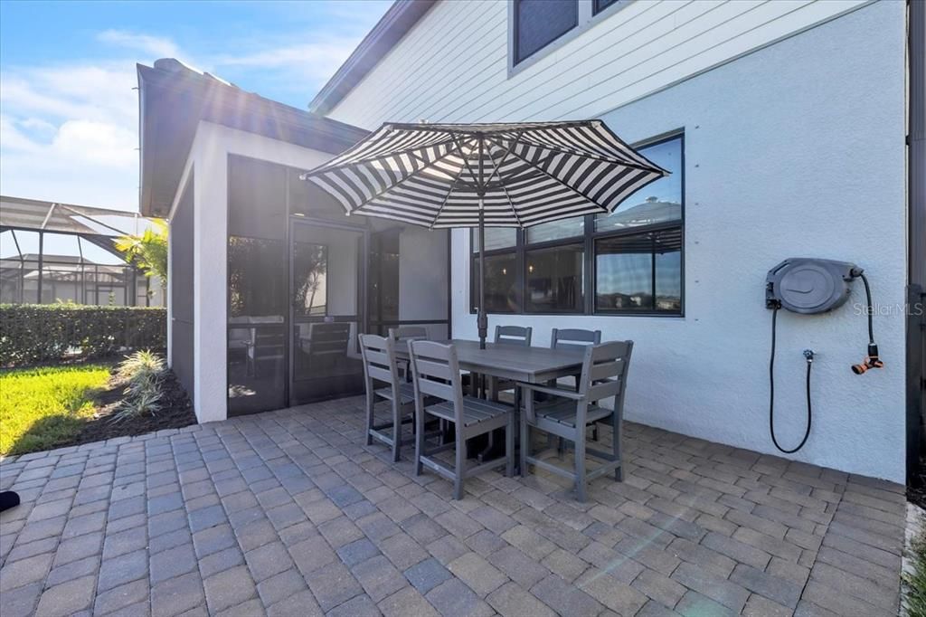 En Venta: $549,900 (4 camas, 3 baños, 2208 Pies cuadrados)