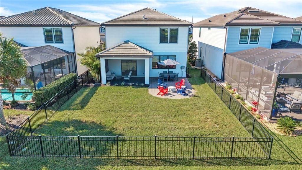 En Venta: $549,900 (4 camas, 3 baños, 2208 Pies cuadrados)