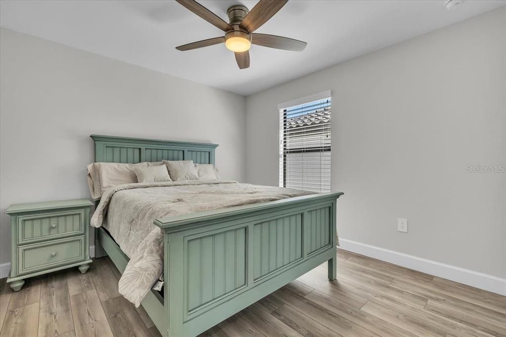 En Venta: $549,900 (4 camas, 3 baños, 2208 Pies cuadrados)