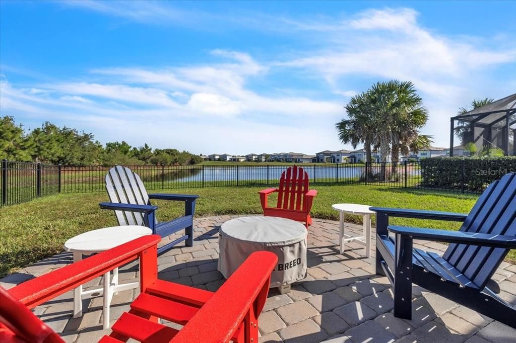 En Venta: $549,900 (4 camas, 3 baños, 2208 Pies cuadrados)