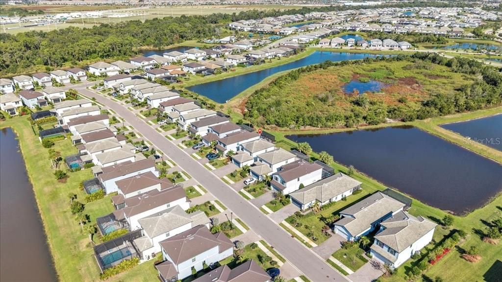 En Venta: $549,900 (4 camas, 3 baños, 2208 Pies cuadrados)