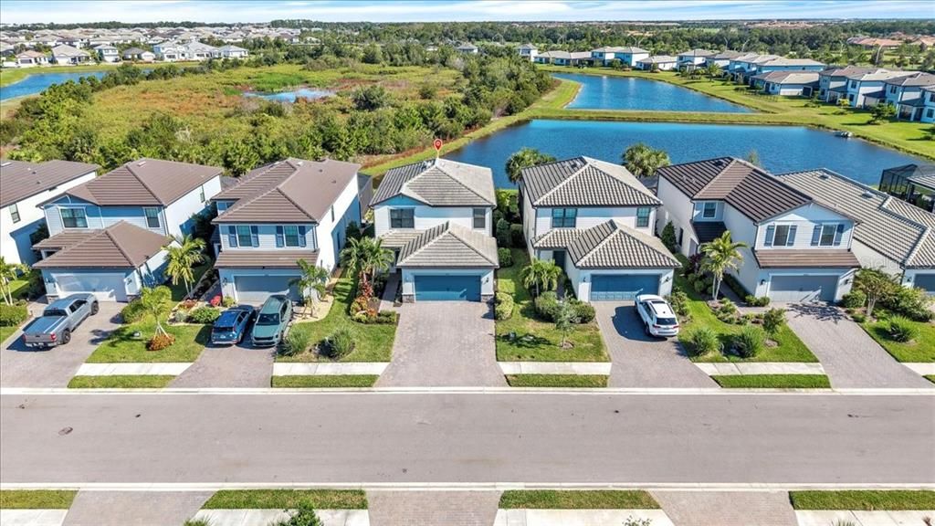 En Venta: $549,900 (4 camas, 3 baños, 2208 Pies cuadrados)