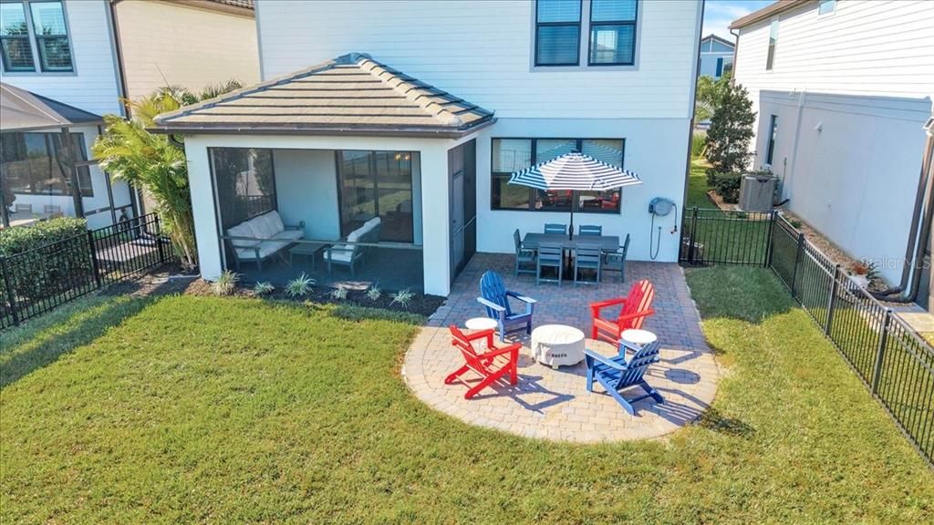 En Venta: $549,900 (4 camas, 3 baños, 2208 Pies cuadrados)